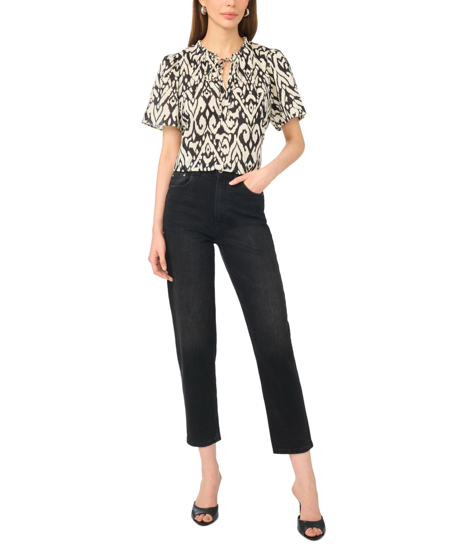 Женская блузка Vince Camuto V-Neck Flutter-Sleeve, цвет: Насыщенный чёрный — фото 2