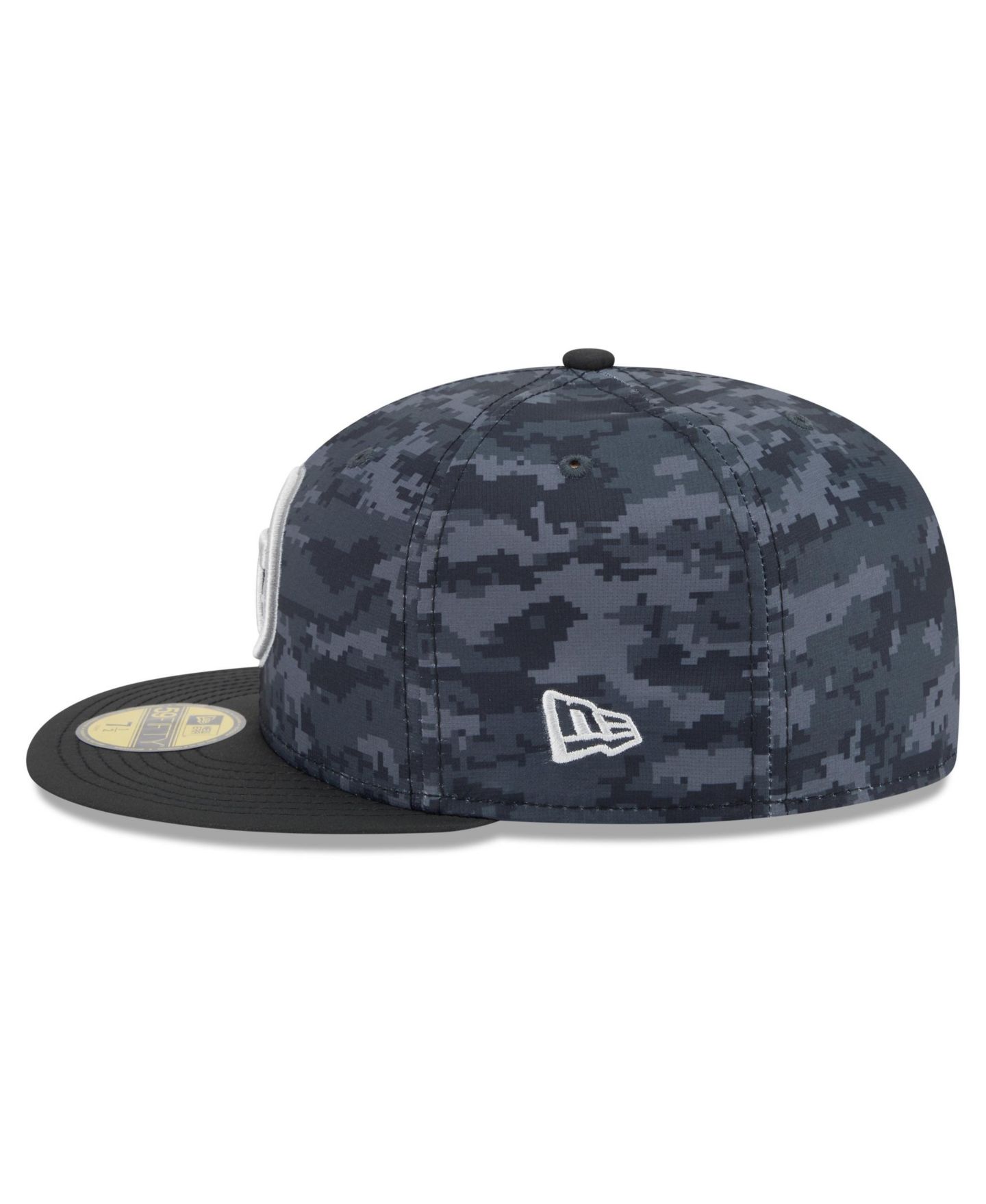 Мужская кепка New Era Black Tennessee Titans 2026 Salute To Service 59FIFTY Fitted Hat — фото 5