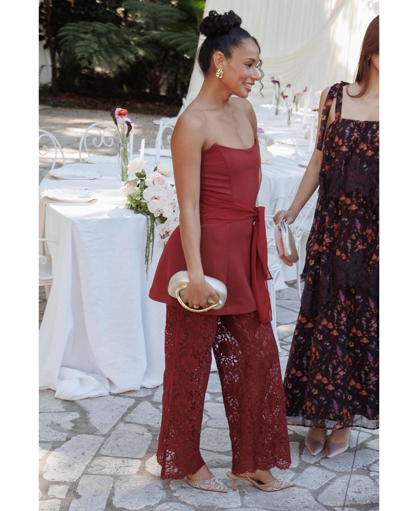 Женский комбинезон Petal and Pup Athena Strapless Lace Wide-Leg Jumpsuit, цвет: Сангрия красный — фото 6