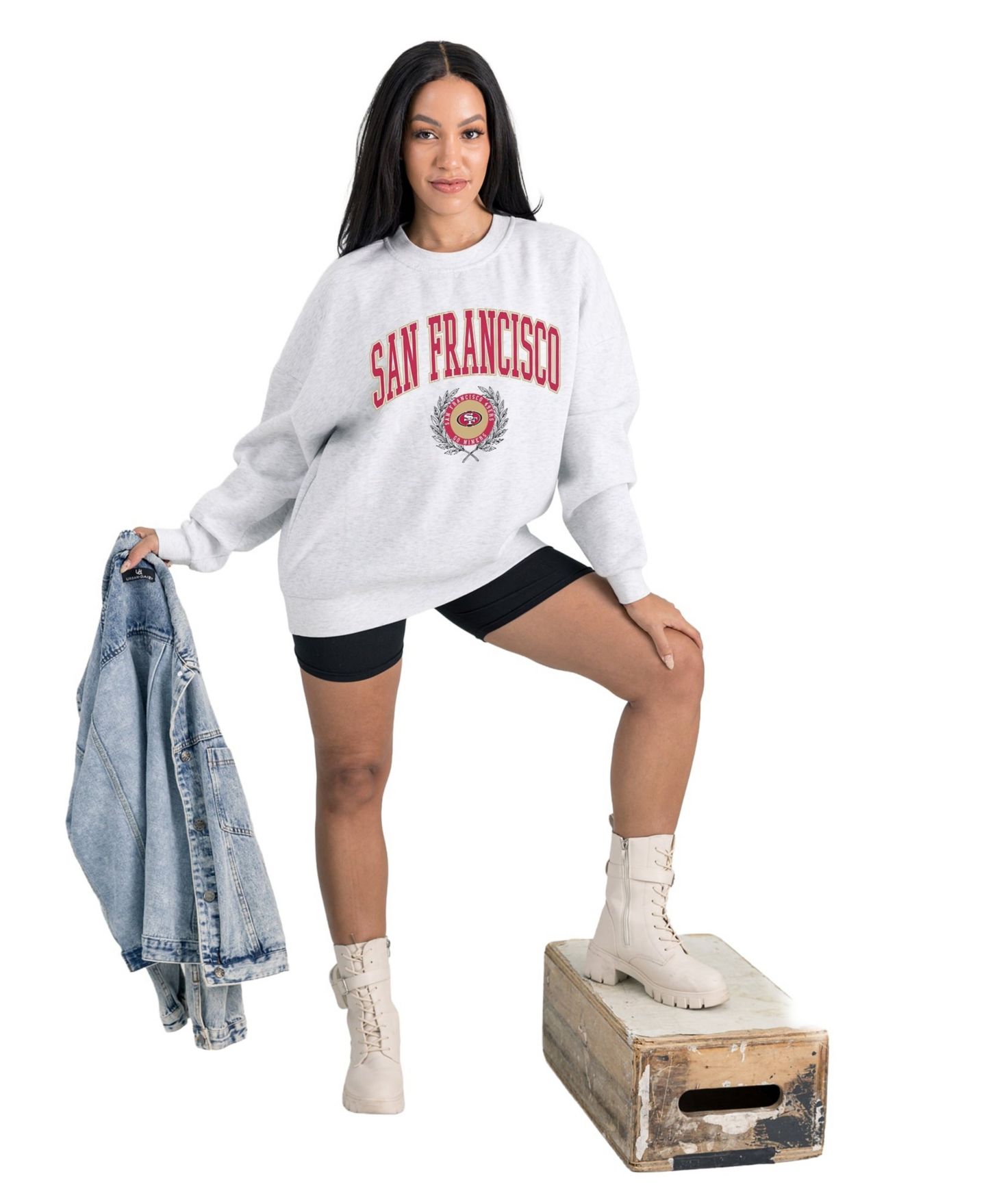 Женская толстовка Gameday Couture Ash San Francisco 49ers Traditional Logo Oversized Premium Fleece Pullover — фото 2