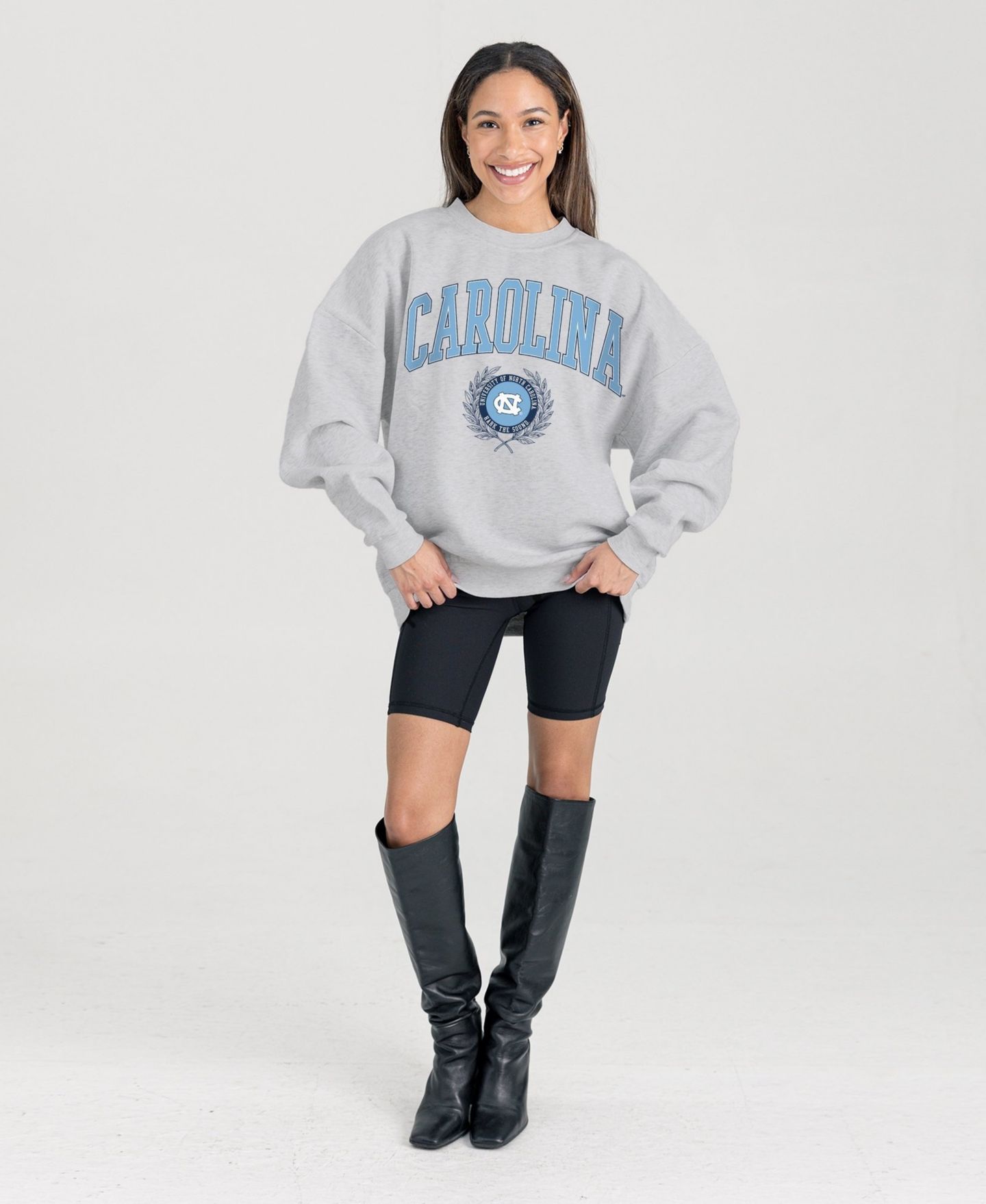 Женские толстовки Gameday Couture Ash North Carolina Tar Heels Oversized Tradition Refined Premium Fleece — фото 1