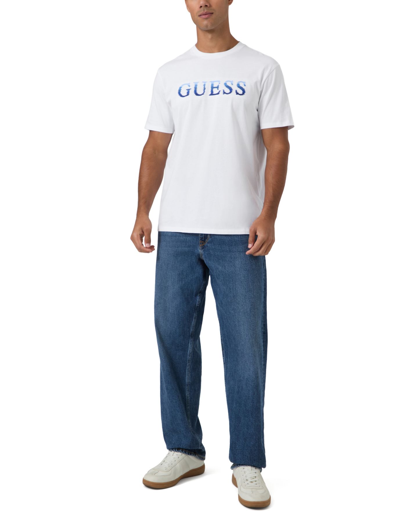 Мужская футболка GUESS Glitch Logo Regular-Fit Crewneck, цвет: Чистый белый разноцветный — фото 2