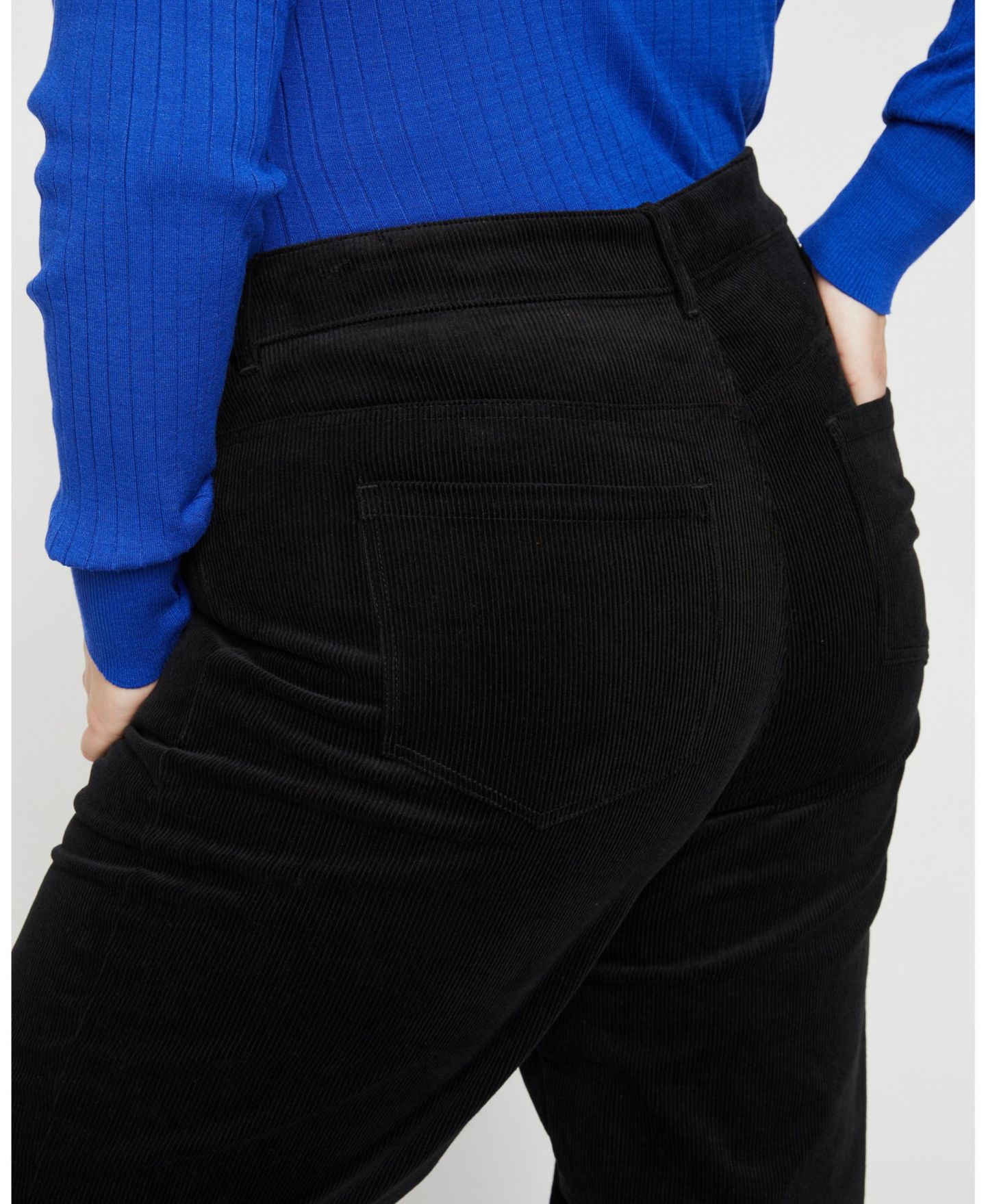 Женские брюки Universal Standard Cassidy High Rise Straight Corduroy, цвет: Чёрный — фото 4