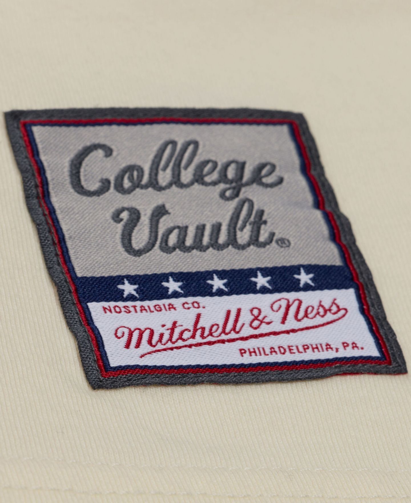 Мужская футболка Mitchell & Ness Cream Arizona Wildcats Oversized Heritage Hue — фото 5