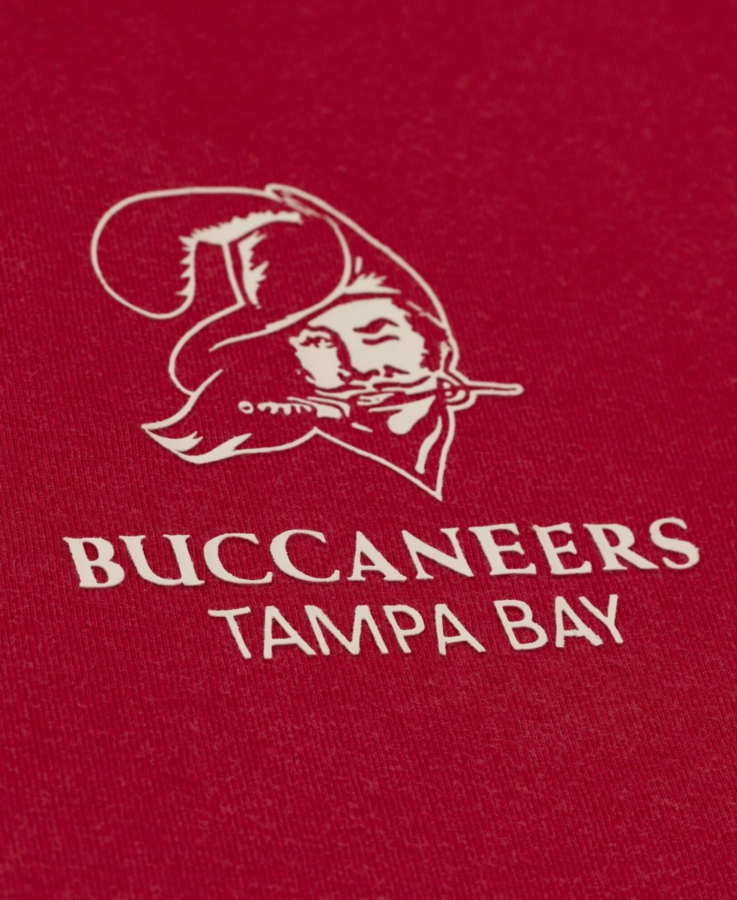 Мужская футболка Mitchell & Ness Red Tampa Bay Buccaneers Core Essentials Micro Logo — фото 3