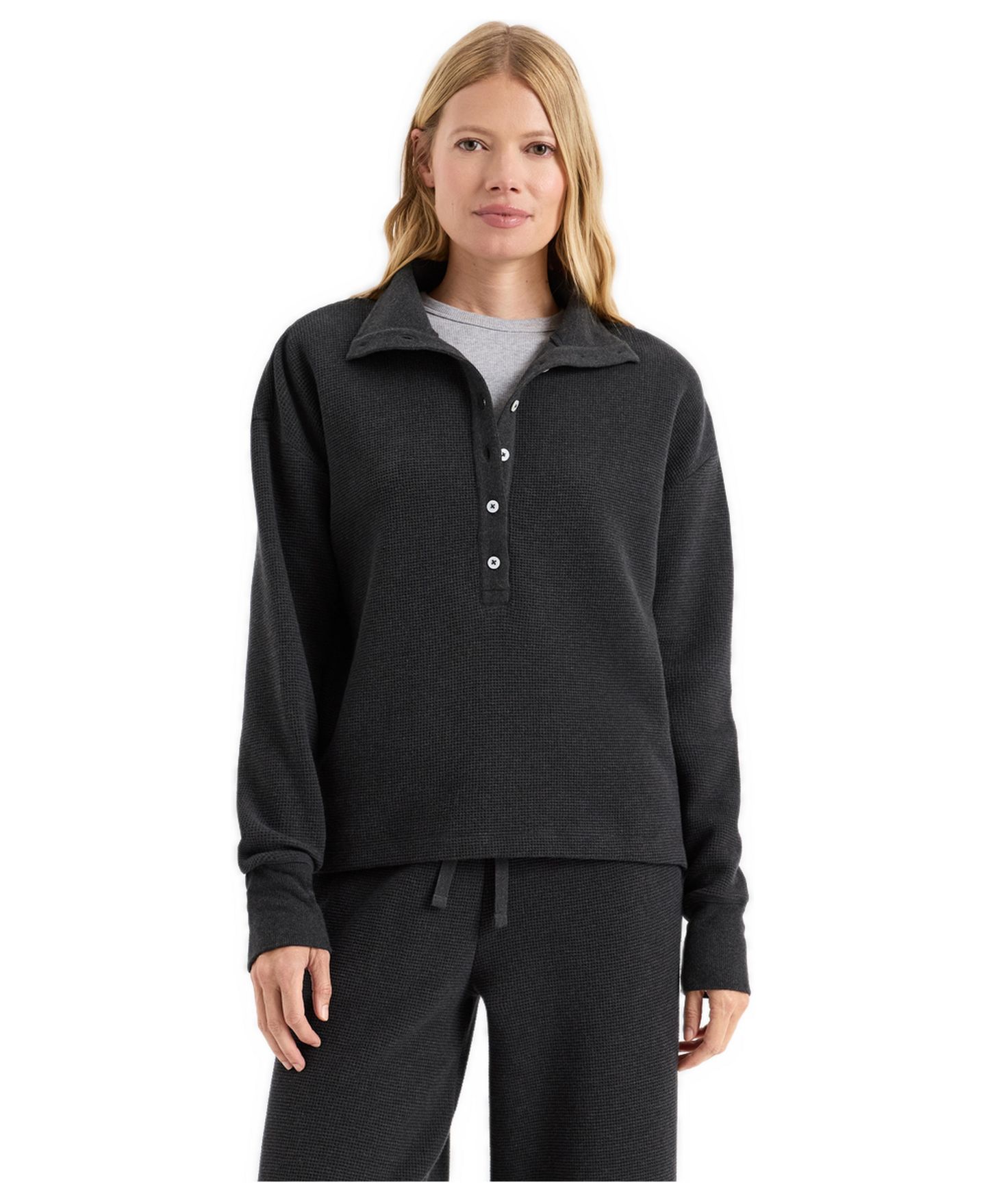Женский топ Pact Plus Size Luxe Waffle-Knit Long-Sleeve Henley, цвет: Тёмный угольный меланжевый — фото 1