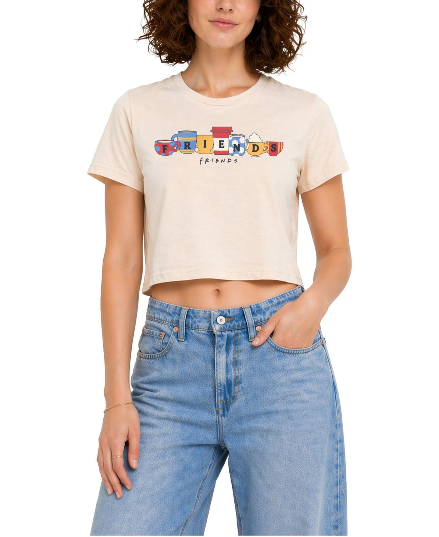 Женская футболка Friends Juniors' Coffee Cups Cropped Graphic, цвет: Берёзовый — фото 1