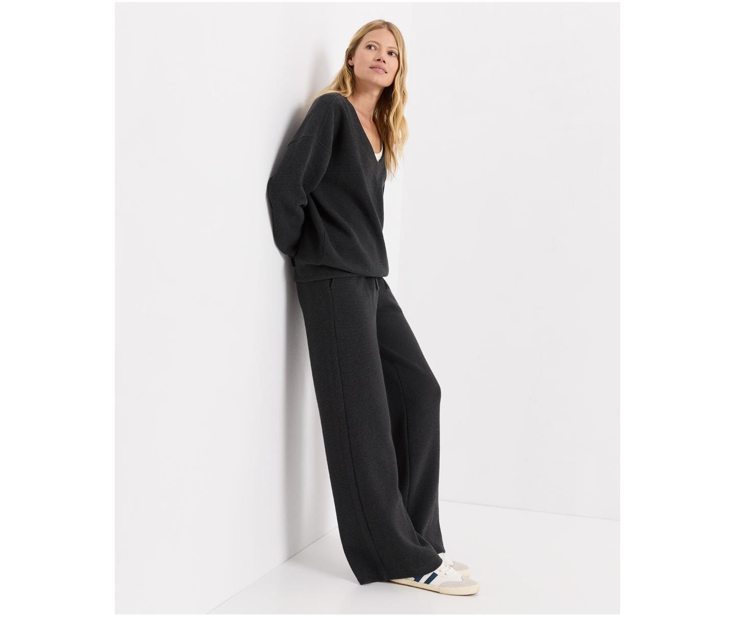 Женские брюки Pact Luxe Organic Cotton-Blend Waffle-Knit Mid-Rise Wide-Leg, цвет: Тёмный угольный меланжевый — фото 4
