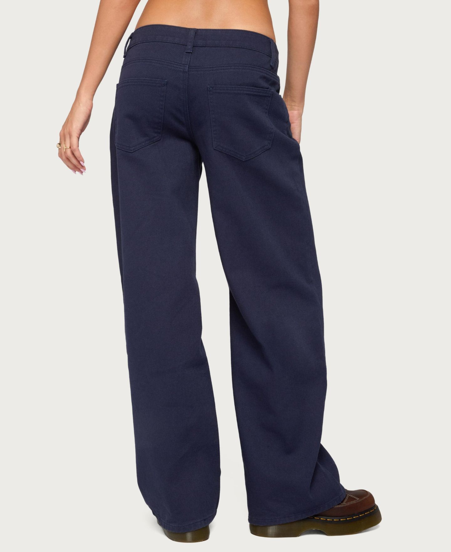 Женские джинсы Edikted Daytime Low Rise Baggy & Relaxed Fit, цвет: Тёмный синий — фото 2