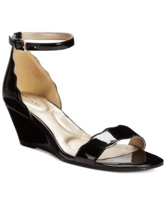 Bandolino Opali Scalloped Wedge Sandals 