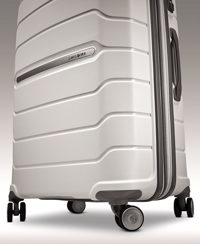 Samsonite Freeform 28" Expandable Hardside Spinner Suitcase & Reviews