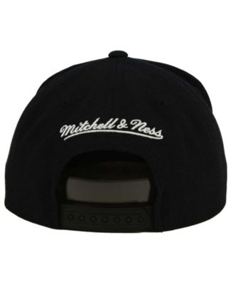 Cleveland Cavaliers Mitchell & Ness NBA Snapback Hat