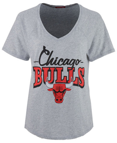 Mitchell & Ness Women's Chicago Bulls Score V-Neck T-Shirt