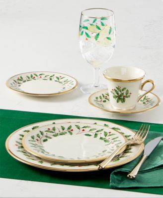 Christmas Dinnerware Collection