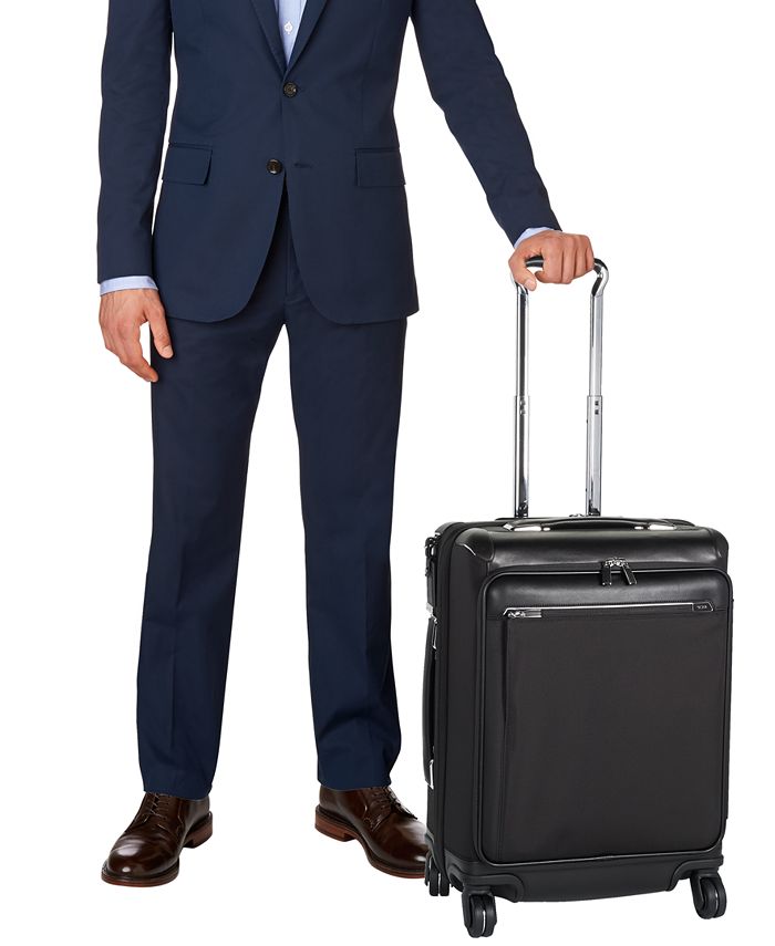 Tumi Arrivé Aberdeen 22" Continental Expandable CarryOn Spinner