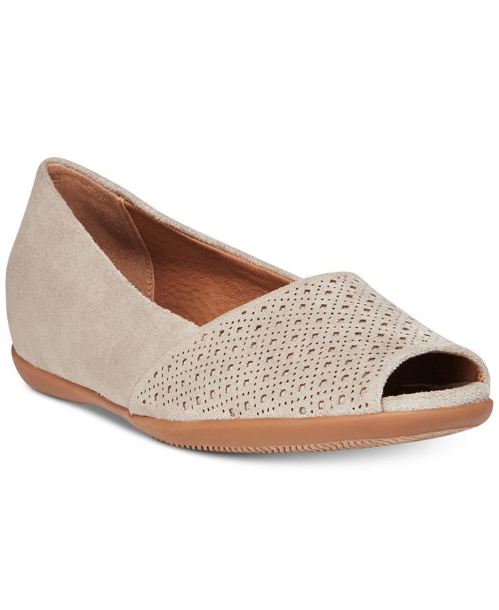 baretraps memory foam flats