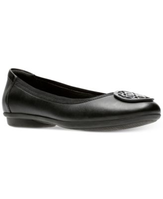 clarks ladies black flat shoes