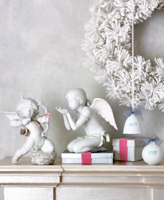 A Fantasy Breath Figurine 