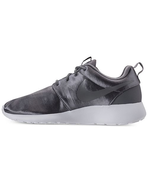 finish line womens roshe run