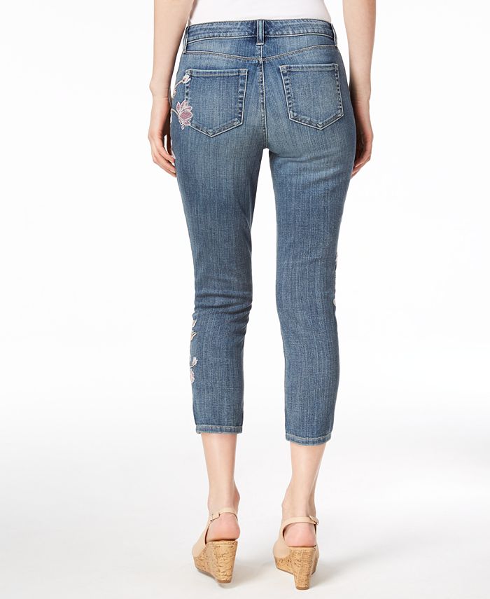 Petite Mykonos Floral Embroidered Capri Pant