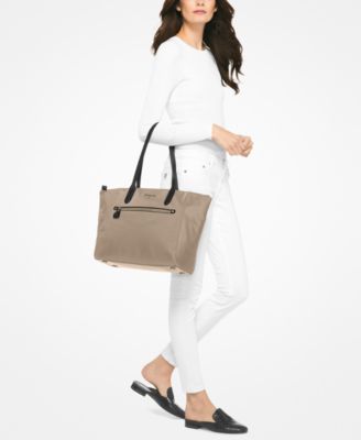 訳あり国内即発Michael Kors Kelseyナイロンラージジップトート 訳あり国内即発Michael Kors Kelseyナイロンラージジップトート