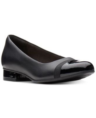 clarks emslie mae pump