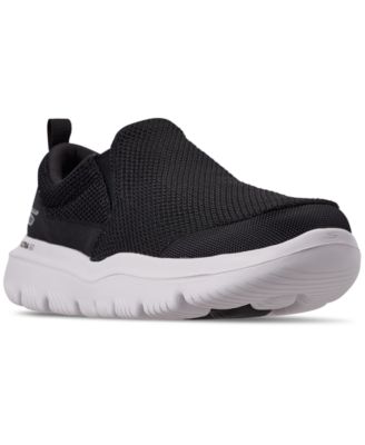 mens slip on athletic shoes