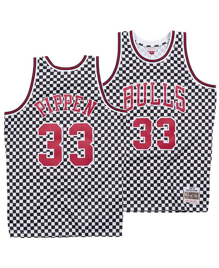 Scottie Pippen Chicago Bulls Swingman Jersey Black (Large) : :  Clothing & Accessories