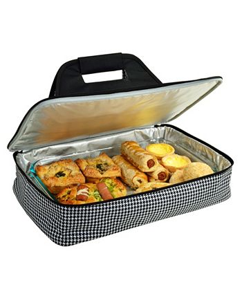 This Best-Selling Casserole Carrier Keeps Food Warm for Up to 8 Hours