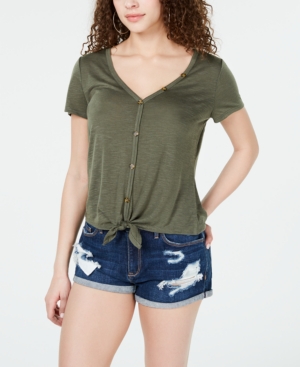 ALMOST FAMOUS CRAVE FAME JUNIORS' KNOT-FRONT BUTTON-TRIMMED TOP