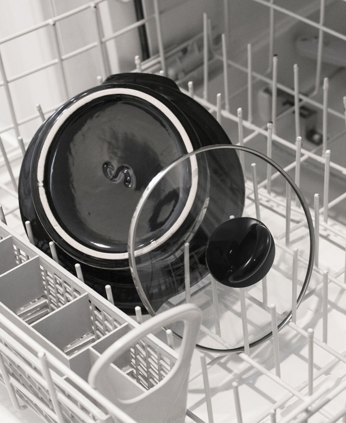 Elite Gourmet 3.5Qt Slow Cooker with Glass Lid, Adjustable Temperature Controls, Keep Warm Function