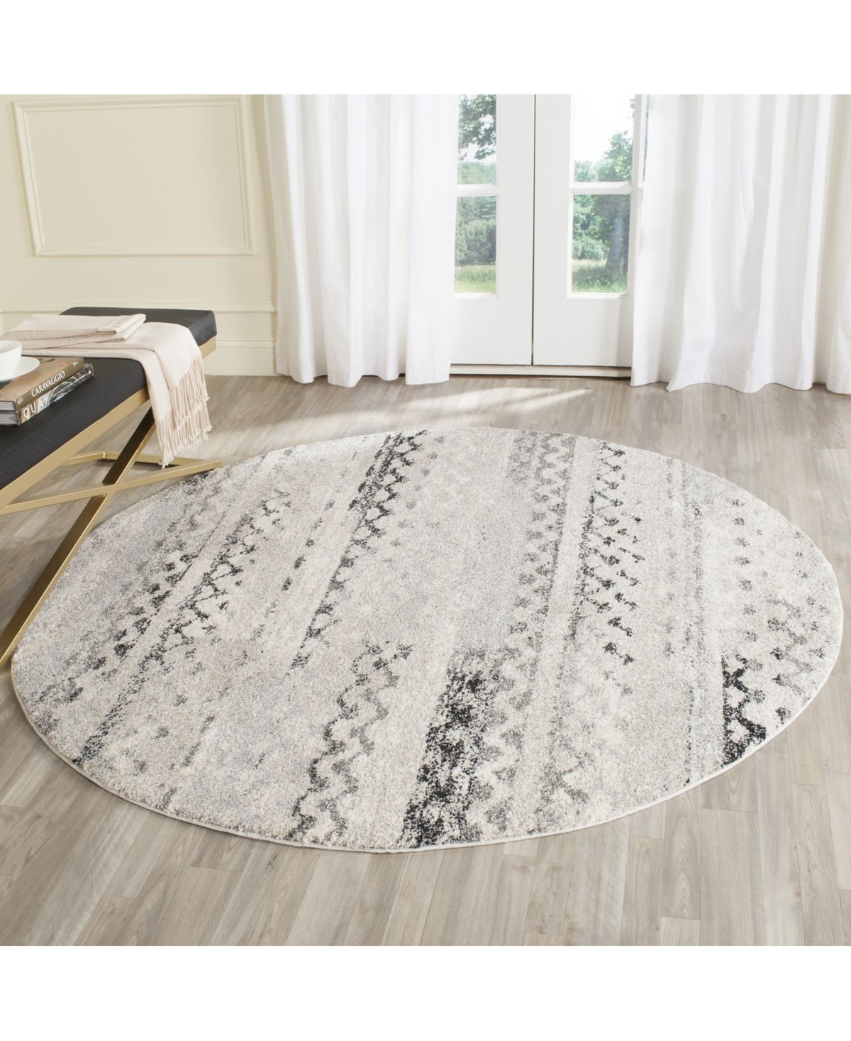 Safavieh Retro RET2136and Gray 6' x 6' Round Area Rug - Cream