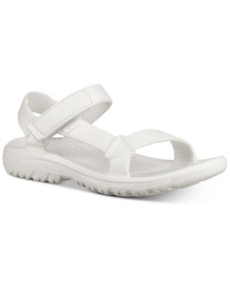 stores that sell teva sandals
