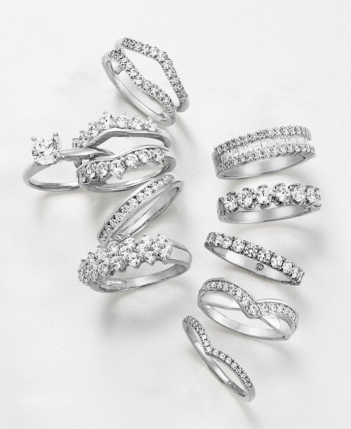 Macy's - Diamond "V" Stackable Ring (1/10 ct. t.w.)
