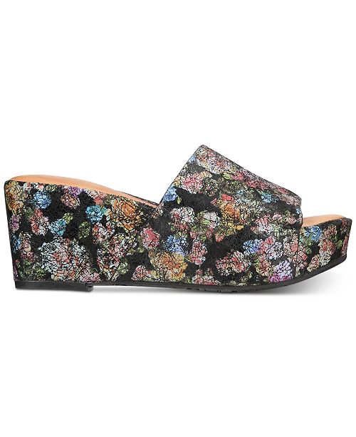 crocs cozzzy fuzzy sandals