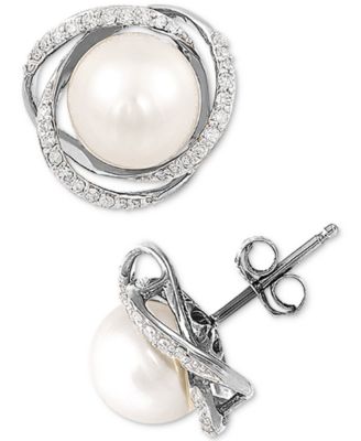 Cultured Freshwater Pearl (7mm) & Diamond (1/8 ct. t.w.) Stud Earrings in 14k Gold