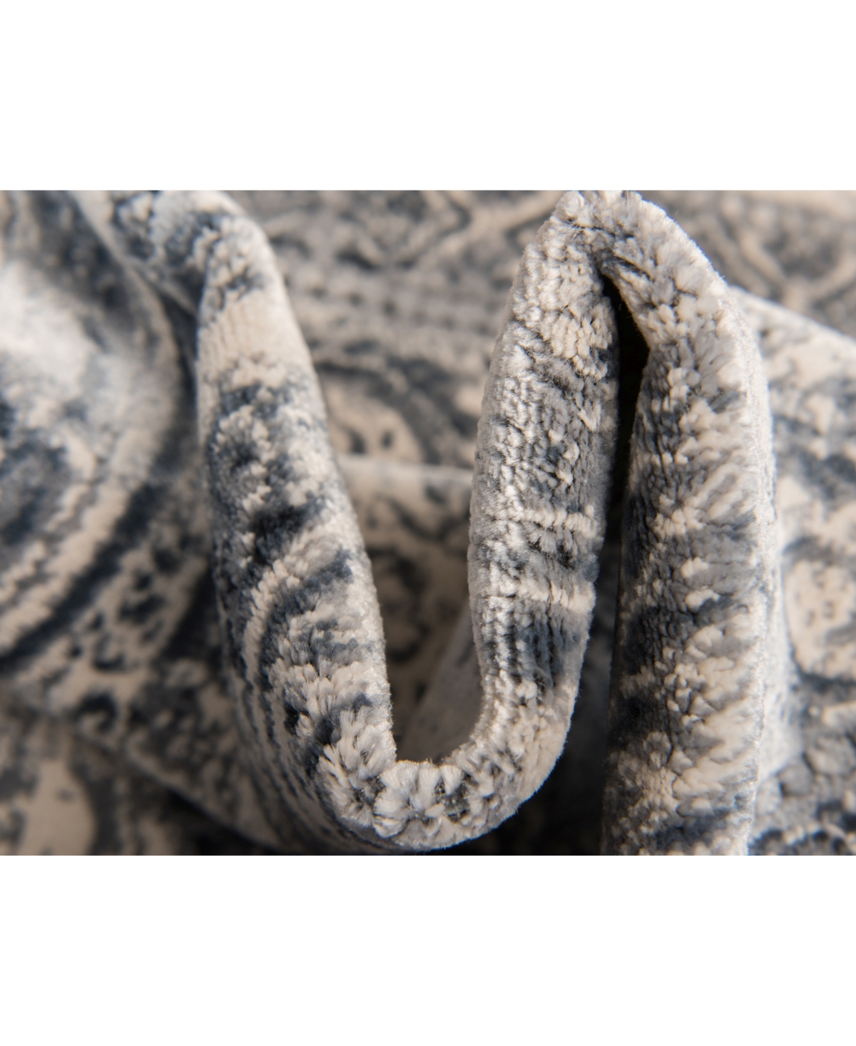Bayshore Home Odette Ode8 Area Rug