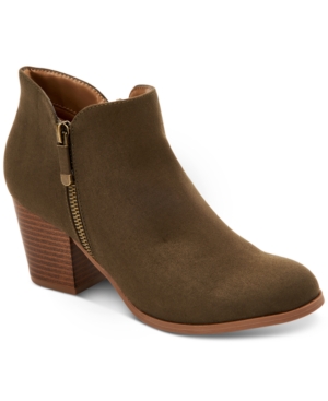 https://slimages.macysassets.com/is/image/MCY/products/5/optimized/14373703_fpx.tif?wid=300&fmt=jpeg&qlt=100