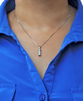 three diamond necklace meaning