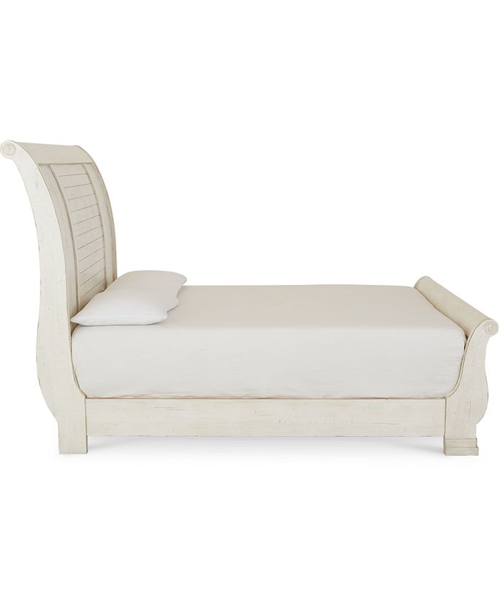 Trisha Yearwood Home - Homecoming King Sleigh Bed