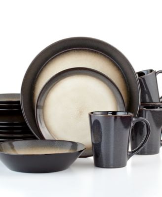 Pfaltzgraff - Aria Red 16-Piece Dinnerware Set
