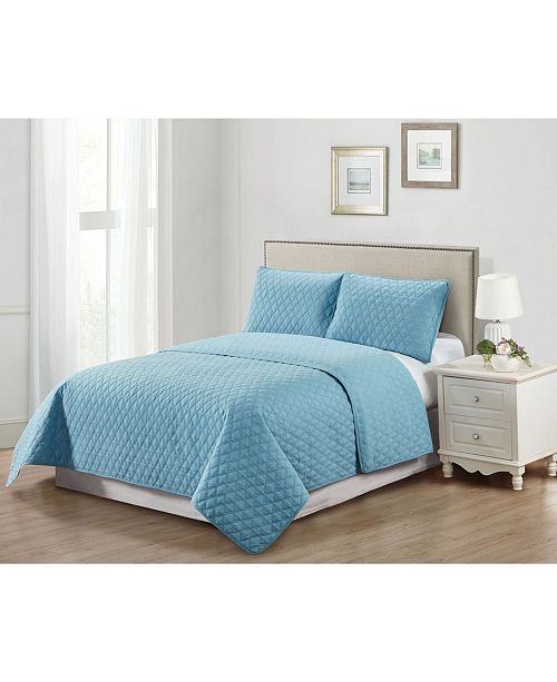 Causual Living Casual Living Solid Color Tile Stitch 3 Piece Quilt