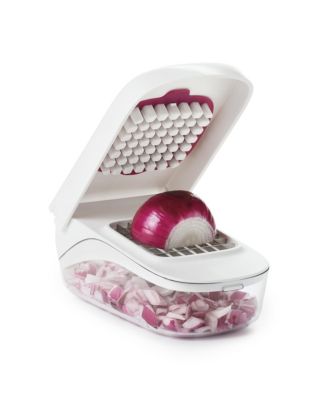 Vegetable Chopper with Easy-Pour Opening