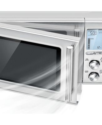 The Smooth Wave™ Microwave Oven