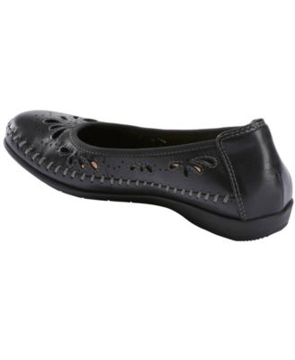 shoes flat earth