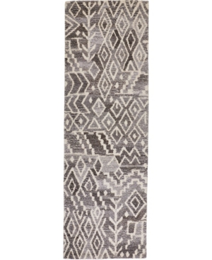 Simply Woven Asher R8771 Taupe 2'6" X 8' Runner Rug