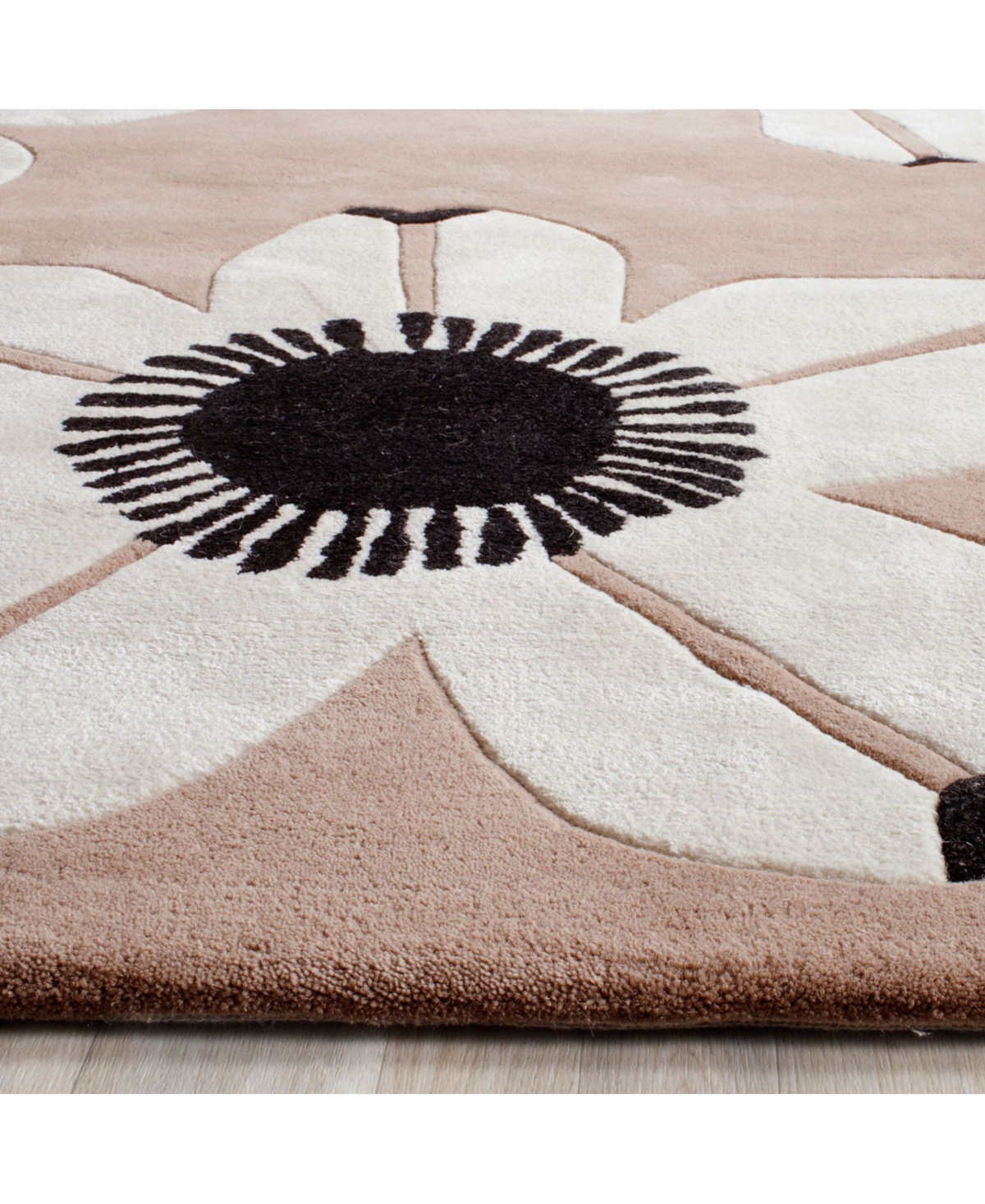 Safavieh Allure 123 DaisyArea Rug - Brown