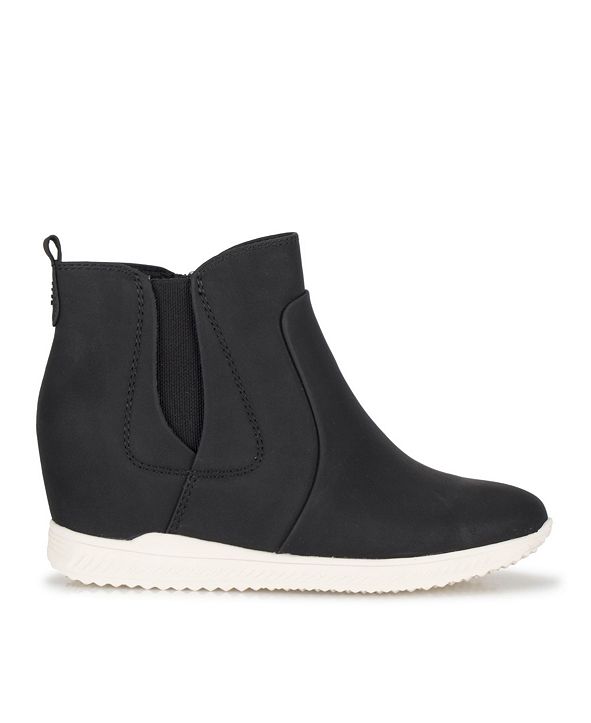 baretraps jaci wedge sneaker women's bootie