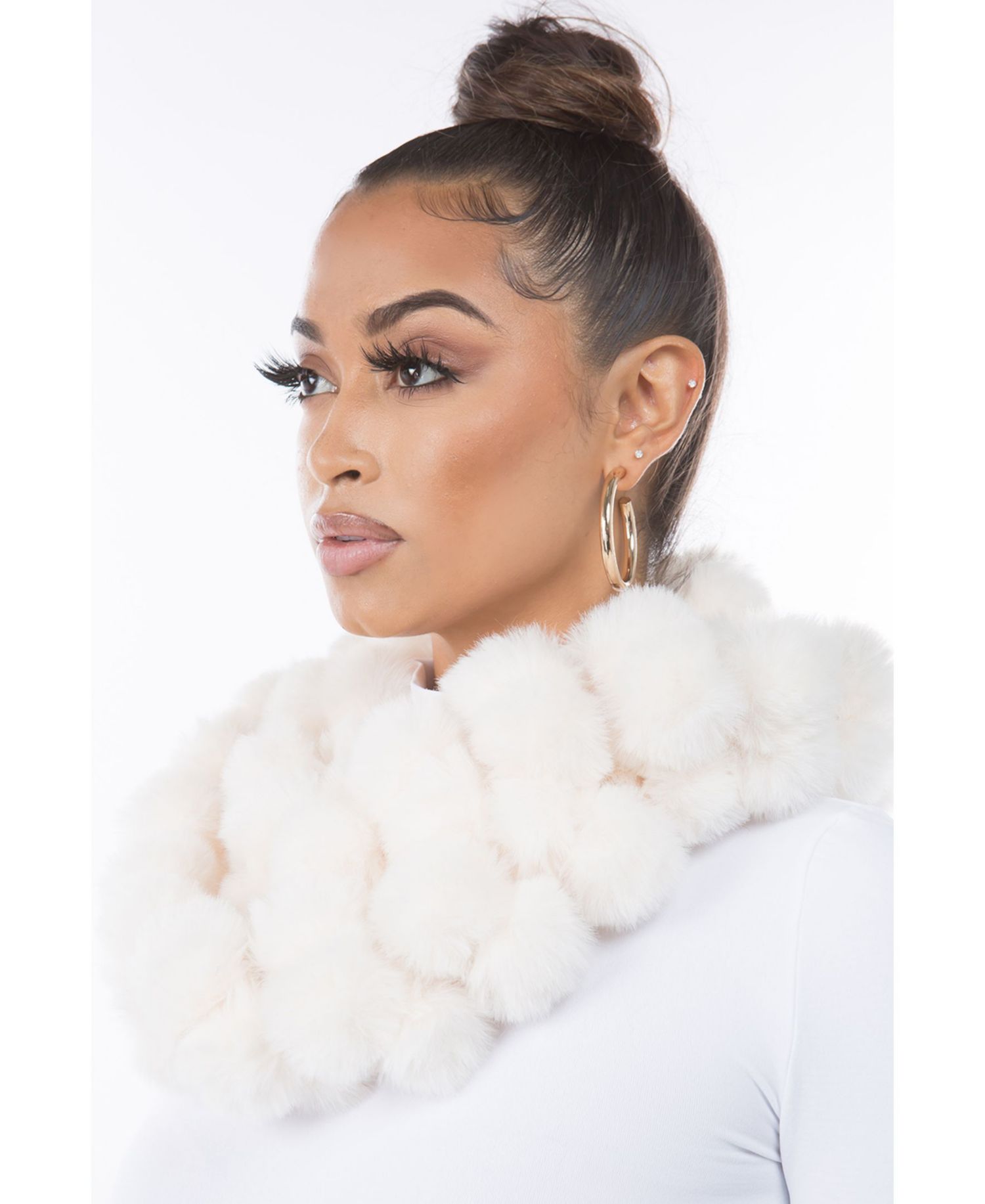 Women's Cozy Luxe Faux Fur Pom Loop Scarf