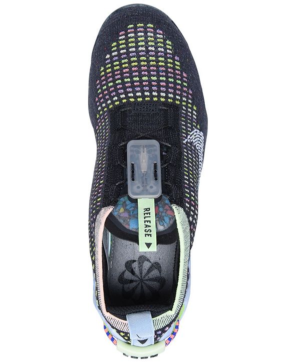 vapormax women finish line